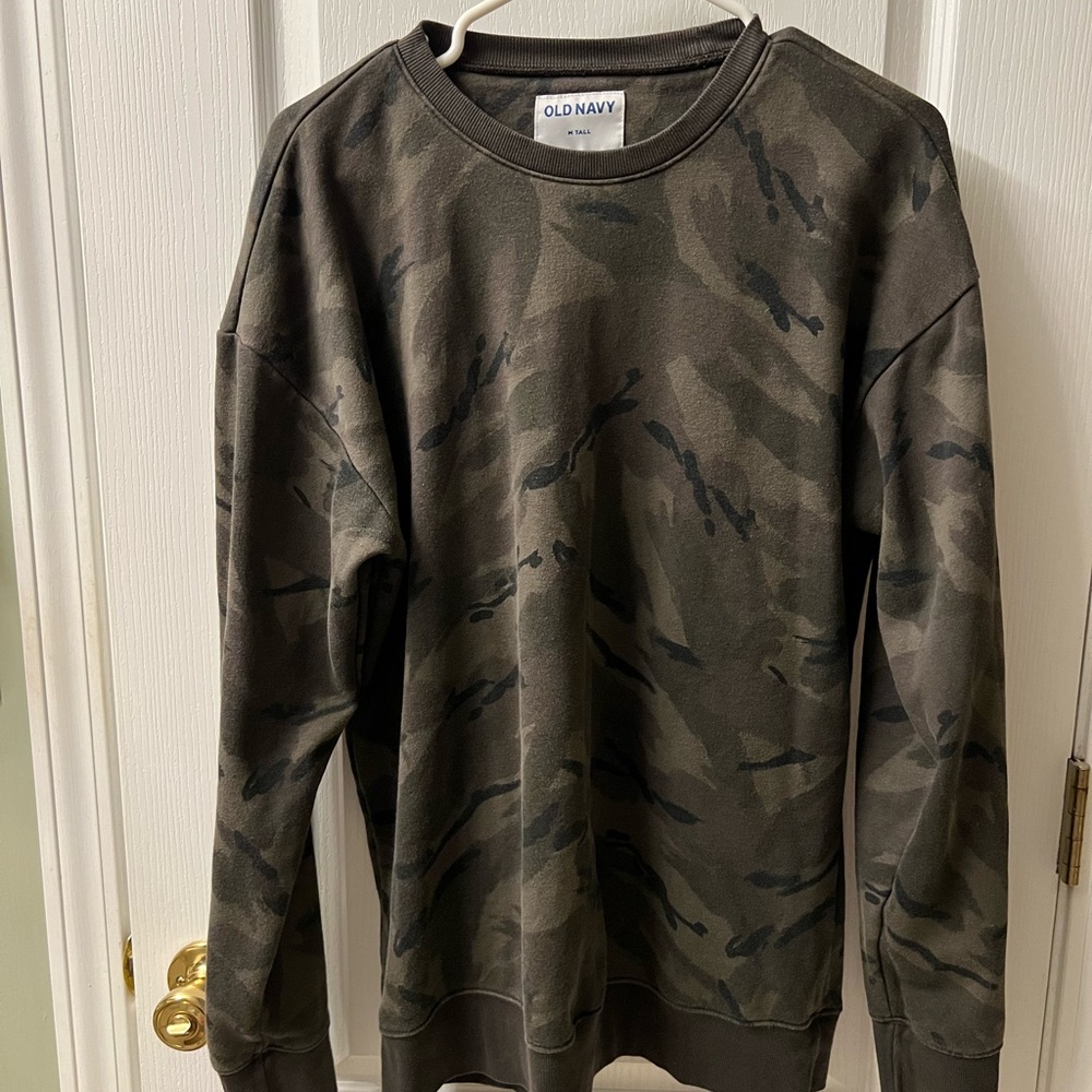 Old Navy Green and Black Camouflage Top